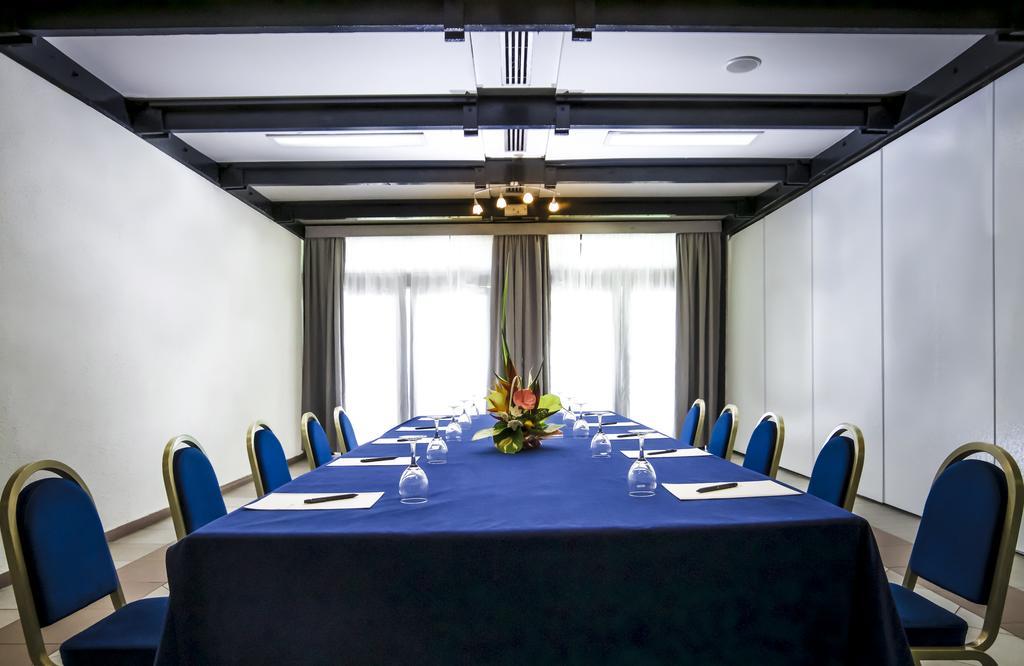Douala Rabingha Hotel Dış mekan fotoğraf
